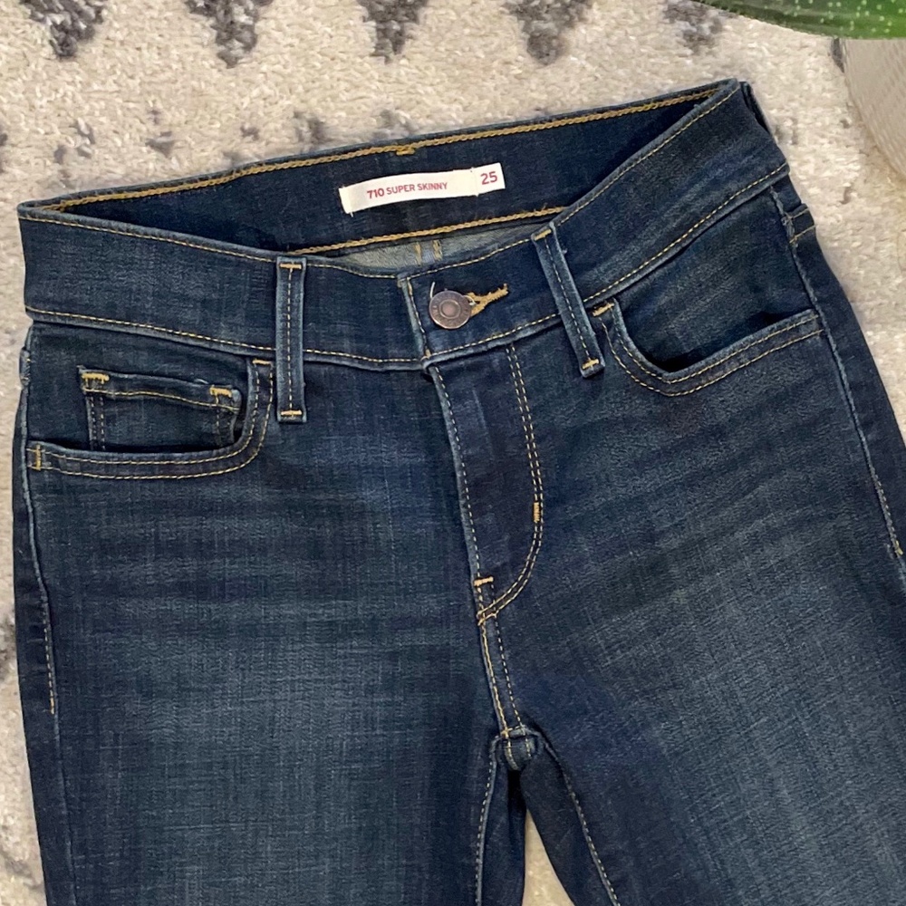 Levi's 710 Super Skinny Dark Wash - Size 25 - Picture 3 of 10